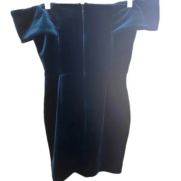 Nicholas Velvet off-the-shoulder Mini Dress in Green - Picture 4 of 7